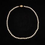 491748 Pearl necklace